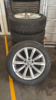 Sada zimných pneumatík 215/55 R17  london VW