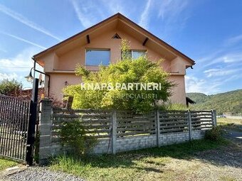 POLYFUNKČNÁ BUDOVA S BYTOVOU JEDNOTKOU, HANUŠOVCE N/T, 3263M