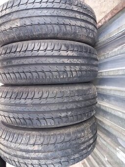 195/60R15