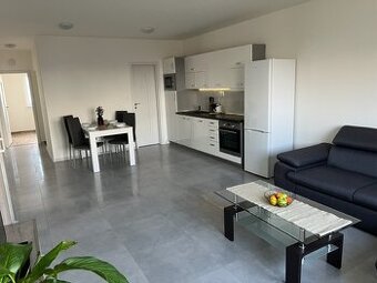 Prenájom 4 izbový byt Nitra, Zoborské Lučky- nová štvrť