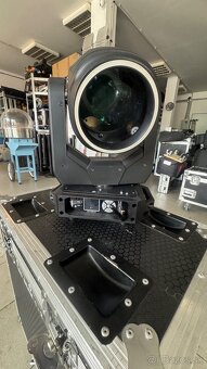 Predám rotačné hlavy LED Beam 200 s case