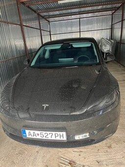 Tesla 3 highland rok 25