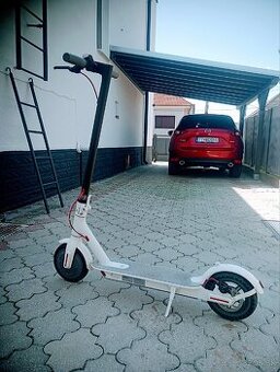Elektrická kolobežka Xiaomi mi electric scooter