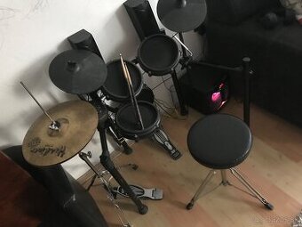 Elektrické bicie alesis