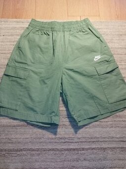 Pánske cargo šortky Nike Club zelené FB1246-386 veľkosť XS