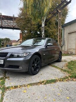 BMW e90 320i