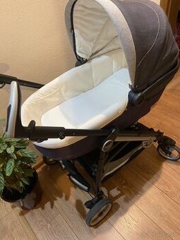 Hlboký a športový skladací kočík