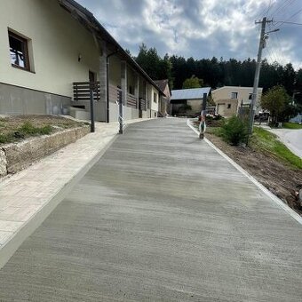 Priemyselne podlahy , metlickovy beton, lesteny beton