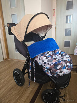 Sportovy kocik Petite&Mars Royal Heritage Bee TOP STAV