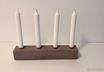 Predám GURÉ betónový 4 svietnik