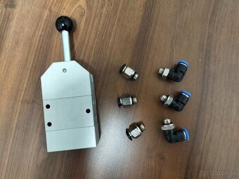 Pneumatický 5/3 cestný ventil/páčka ovládání do kabiny - 1