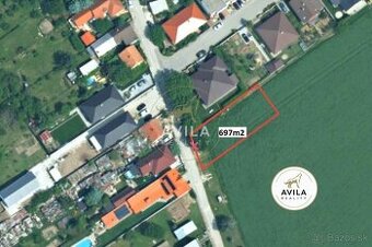 NA PREDAJ: stavebný pozemok 697m2 - Bohdanovce nad Trnavou - 1