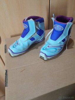 Bežkárske topanky 36