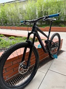 Trek Slash 8 ve velikosti L