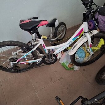 Dievčenský bicykel
