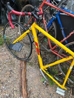 3ks cestné bicykle favorit + 1 iný