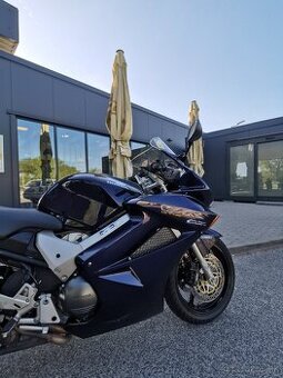 VFR 800 VTEC (RC46II)