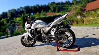 KAWASAKI Z750