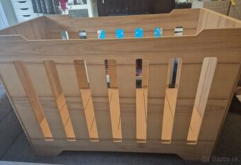 Detská postieľka masívna