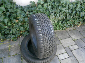 Predám 2x zimné temer nové pneu Nokian 195/60 R15 88TXL