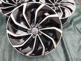Alu disky Volkswagen Golf R17 Ventura