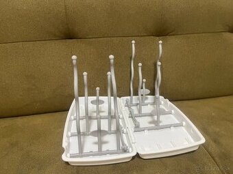 Skladací stojan na sušenie fliaš a cumlíkov