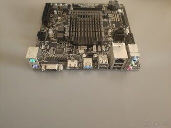 Motherboards vhodne pre networking - 1