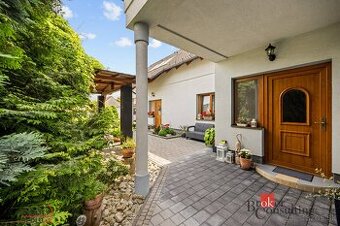 Krásny , slnečný , dvojgeneračný rodinný dom vo Vajnoroch - 1