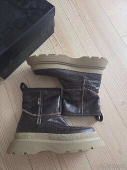 Nové zimné poločižmy Replay vel. 41
