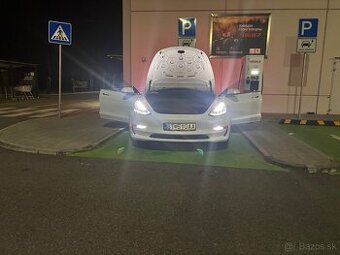 Tesla model 3 Standart Range+