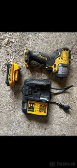 Predám razový uťahovák DeWalt DCF902