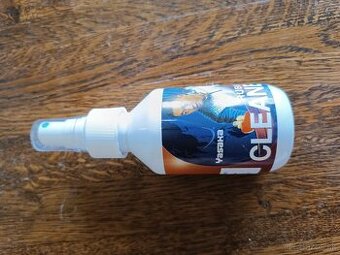 Čistič na poťahy rakety