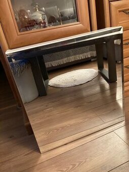 Zrkadlova kupelnova skrinka