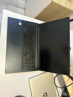 ASUS Vivobook 17