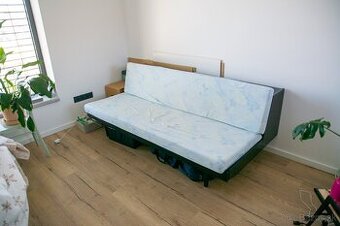 Rozkladacia pohovka s úložným priestorom