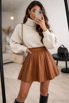 KRÁSNA PLISOVANÁ KOŽENKOVÁ SUKŇA značky GREEN APPLE