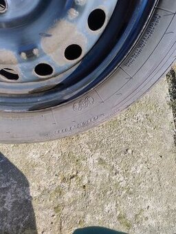 Predám sadu letných pneumatík 185/65R15 s diskami