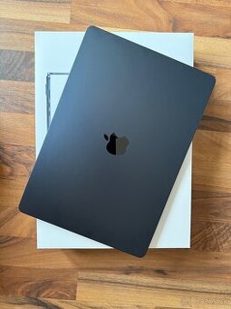 MacBook Air 15 - 1