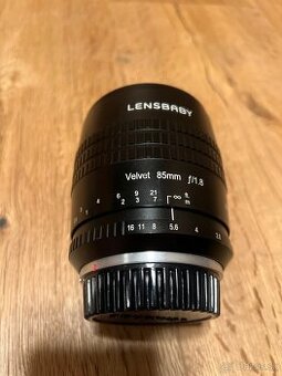 Lensbaby Velvet 85mm f/1.8 – umelecký objektív