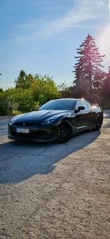 Nissan GTR