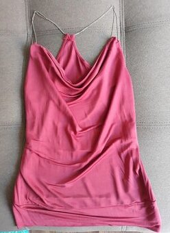 Elegantny bordovy top