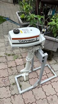 Predam zavesny Lodny motor Johnson 2 HP dvojvalcový lodný mo