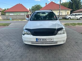 Продам Opel Astra, на полном ходу, двигатель 1.4 бензин,