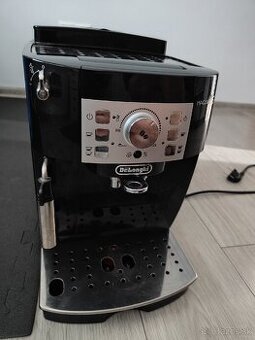 Plne automatický kávovar Delonghi Magnifica