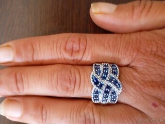 Prstene z chirurgickej ocele so zirkónmi.