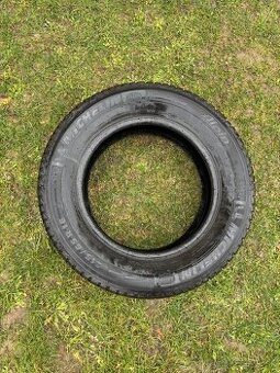 Pneu 215/65 R16