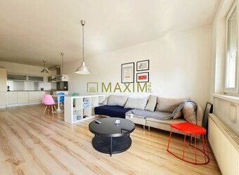 Ponúkame na predaj priestranný 2-izbový byt na Martinčekovej