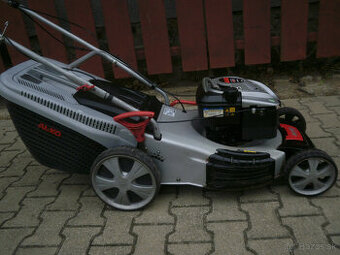 Benzín. Kosačka Alko s vlastným pohonom