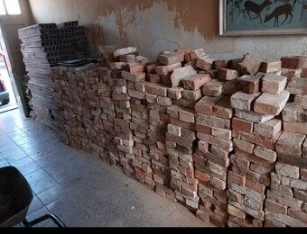 Predám tehlu požitu plnú