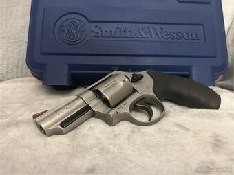 Predám revolver S&W mod. 69, 44magnum